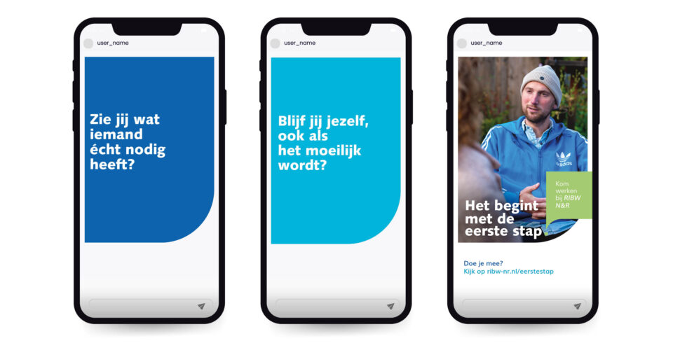 Drie telefoons naast elkaar, waarop een socialposts voor het werkgeversmerk van RIBW staan. De eerste is een blauw vlak met 